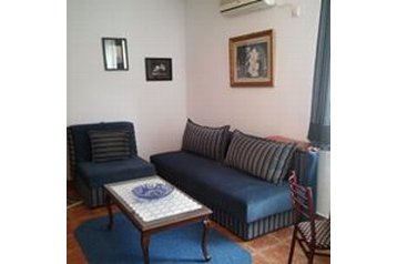 Montenegro Privát Šušanj, Esterno